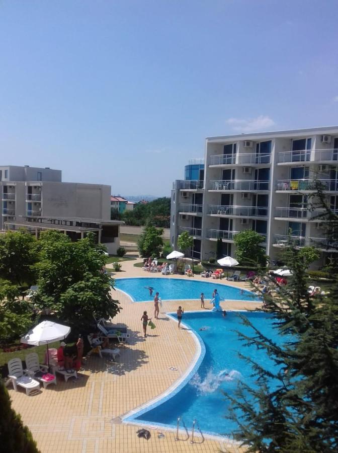 Apartment With Green Terrace Burgas Ngoại thất bức ảnh
